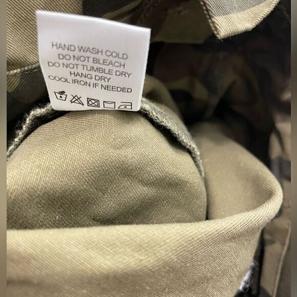 Lovers + Friends Delphine Tie Waist Camo Shorts Size Small NEW - Picture 6 of 7